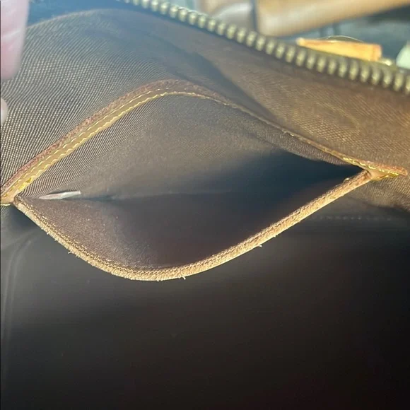 Louis Vuitton Alma Monogram - Picture 12 of 17